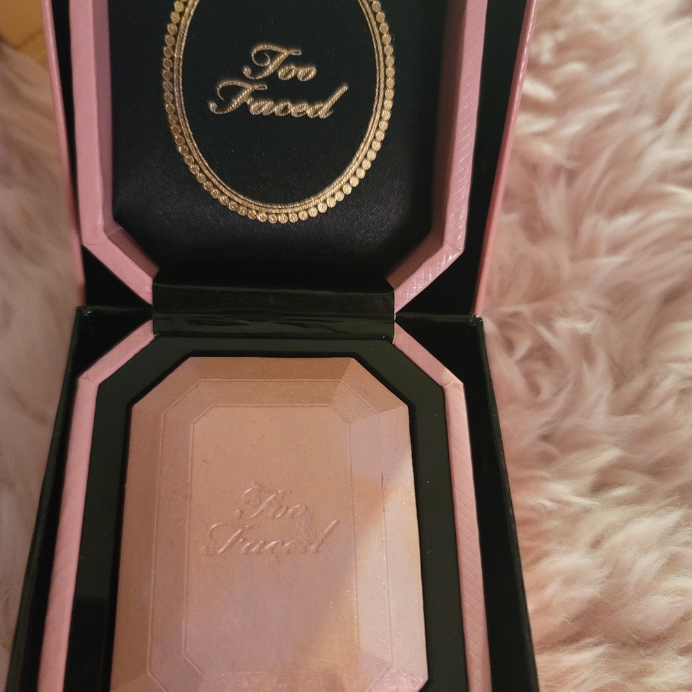 BRAND NEW Too Faced Diamond Light Limited addition